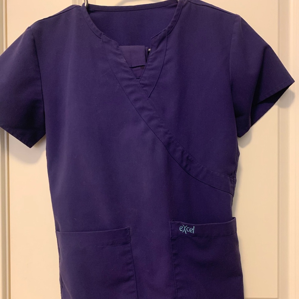 Women’s scrubs